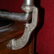Оригинальный антикварный граммофон с трубой эпохи Модерна (Югендстиля), нач. 1900-х гг.
