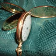 Антикварные золотые часы с хронометром WALTHAM