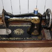 Ручная швейная машинка 