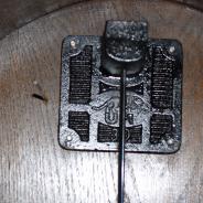 Часы настенные фирмы Duverdrey & Bloquel в изысканном дубовом корпусе.