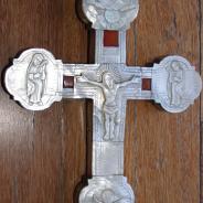 Православный напрестольный крест из перламутра, украшенный резьбой. Греция, XVIII век.