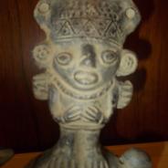Сосуд  уака доколумбовой  цивилизации  Сикан ( Ламбайеке, Перу)