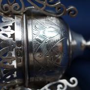 Изящная старинная лампада с оригинальной цепью из серебра