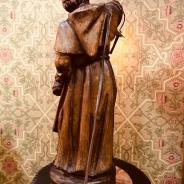 Винтажная лампа с фигурой монаха, держащего фонарь. Западная Европа, начало ХХ века.